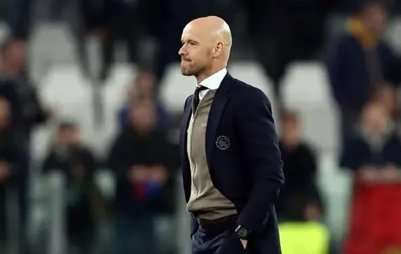 ten-hag-da-luz-verde-a-intercambio-sergino-dest-por-aaron-wan-bissaka