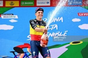 evenepoel:-“la-presion-ha-desaparecido-y-ahora-vamos-por-el-titulo”
