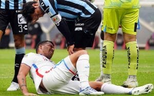 hugo-sanchez-acusa-negligencia-de-cruz-azul-en-lesion-de-juan-escobar