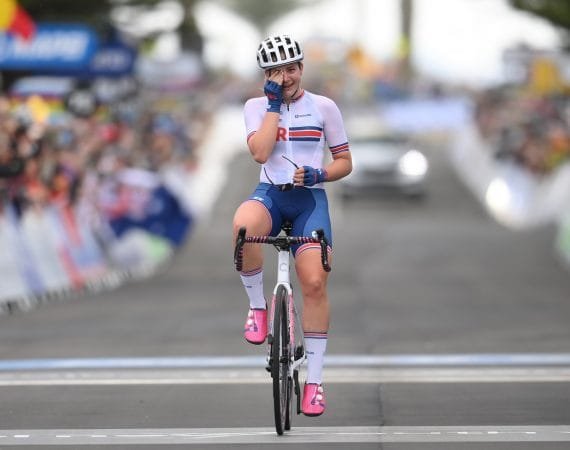 wollongong-2022:-backstedt-y-fisher-black,-campeonas-en-junior-y-sub-23