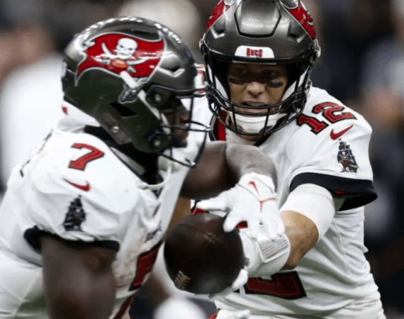 tom-brady-y-sus-bucs-entrenaran-en-miami-por-el-huracan-ian