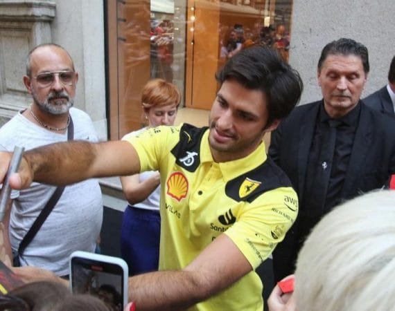 probable-cambio-de-motor-para-carlos-sainz-en-monza