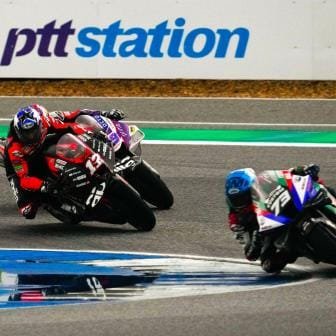 pura-epica:-grandes-remontadas-de-vinales-y-alex-marquez