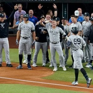 mlb:-¿como-se-vio-el-jonron-62-de-aaron-judge-desde-el-banquillo-de-los-yankees-y-como-se-festejo?