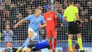 'no-es-humano':-erling-haaland-suma-14-goles-en-la-premier-league-y-cinco-en-la-liga-de-campeones