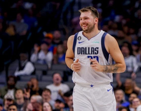 doncic-impresiona-en-la-pretemporada:-16+3+5-en-18-minutos