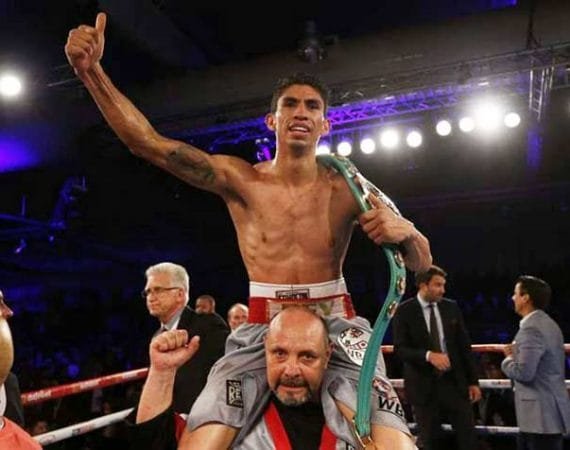 rey-vargas-en-peligro-con-foster-y-valdez-¿elige-lo-mas-suave,-archie-sharp?-–-solo-boxeo