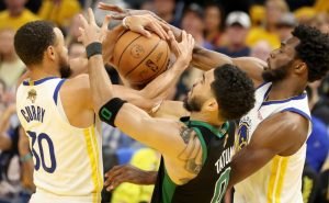 duro-golpe-para-stephen-curry:-se-confirmo-la-gravedad-de-la-lesion-de-una-estrella-de-warriors