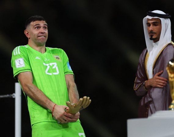 emery-avisa-a-dibu-martinez:-'hablare-sobre-algunas-celebraciones'