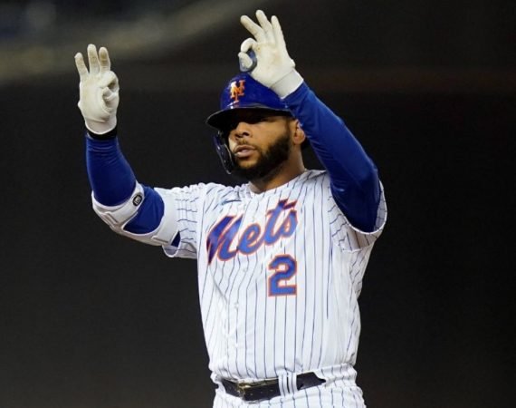 mlb-noticias:-dominic-smith-firma-con-otro-equipo-de-la-liga-nacional-tras-su-salida-de-mets