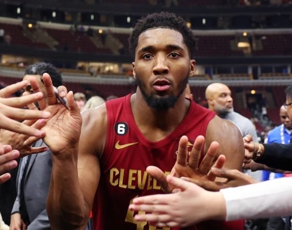 noticias-nba:-donovan-mitchell-anota-71-puntos,-lebron-alcanza-record-de-jordan-y-mas