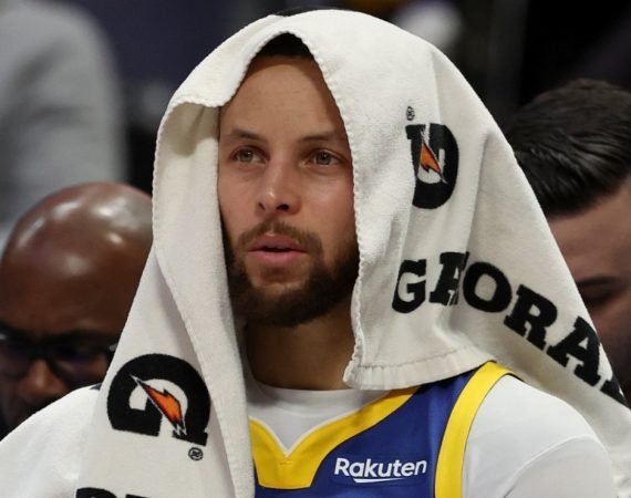la-decision-que-warriors-tomo-con-stephen-curry-tras-fallar-uno-de-los-tiros-mas-faciles-de-su-carrera